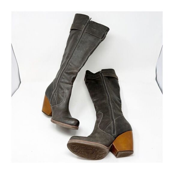 Korks Women's Riding Equestrian Long Peebled Black Buckle Boots Size 7 1/2M - Picture 6 of 9